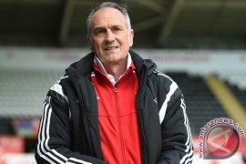 Swansea Pecat Francesco Guidolin dan Tunjuk Bob Bradley 