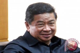 Pemancangan tiang pertama jembatan Penajam-Balikpapan di Pantai Nipah-Nipah