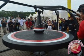 Gasing Kayu Raksasa Diputar Di TAFISA 2016