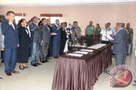 Gubernur Papua lantik panitia pemilihan anggota MRP