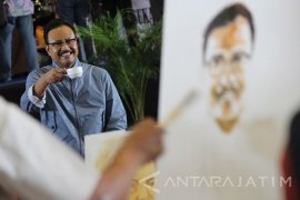 Ratusan Seniman Lukis Gus Ipul "Ngopi"