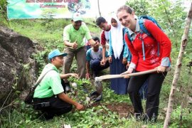 Forum Komunitas Hijau Gelar Aksi Menanam Pohon
