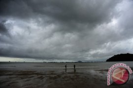 BMKG memaparkan gelombang tinggi di Ketapang dan Kayong Utara