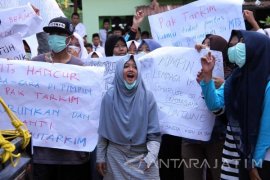 Tuntut Pendidikan Murah