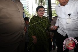 KPK PERIKSA MANTAN MENKES SITI FADILAH SUPARI Page 1 Small