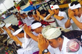 Fame Hotel Sunset Road Kuta Laksanakan Ritual Melaspas