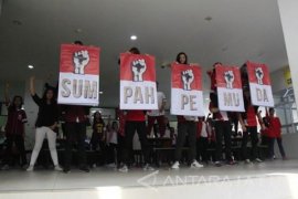 35 Mahasiswi Ubaya Sajikan "Dance" Sumpah Pemuda