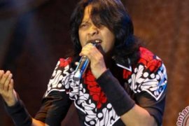 Dua Dekade Jadi Anak Band, Armand Maulana Menjajal Solo Karir