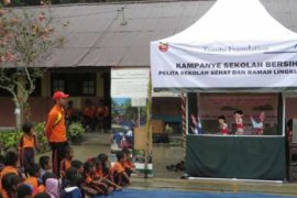 Kampanye Sekolah Bersih Ajak Siswa dan Guru Cintai Lingkungan