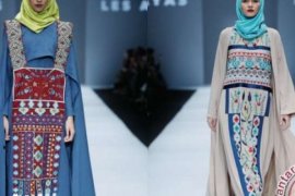 Vivi Zubedi Hadirkan 16 Abaya Potongan Longgar Di JFW 2017