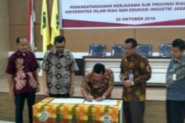Gandeng UIR, OJK Berikan Edukasi Jasa Keuangan Kepada Masyarakat