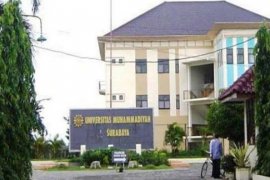 Adaptasi Robot, Mahasiswa UM Surabaya Ciptakan Tempat Sampah Pintar