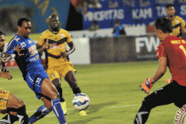 Jamu Mitra Kukar, Arema Cronus Main Imbang 0-0