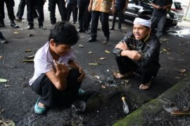 Pemkab Purwakarta Kirim Orang Gila Ke Tasikmalaya