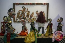 Pameran Wayang Enthusiasm Susmono Page 1 Small