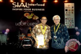 AQUA Mascot Raih Penghargaan Packindo Star Awards