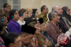 Behind the Maneuver of Indonesian Diplomacy