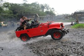 Serunya "Off Road" di Kaki Merapi