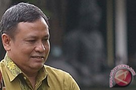 Presiden Joko Widodo bantu istri ajudan pribadi Presiden Soekarno