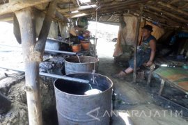 Penambang Sumur Minyak Bojonegoro Kesulitan Modal