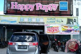 Astaga! Karaoke "Happy Puppy" Dibobol Perampok, Uang Rp32,1 Juta Raib