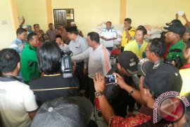 Plt Bupati Singkil salurkan 35 ton beras untuk korban banjir