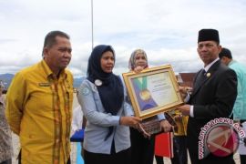 Bupati Terima Penghargaan