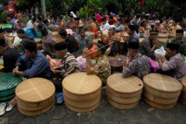 TRADISI NYADRAN SAPARAN