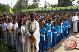 Umat Katolik Timika sumbang dana pembangunan gereja