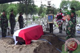 Kopilot Ginas dimakamkan di TMP Kusumanegara