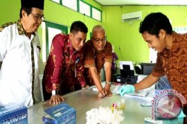 Dukung Pemberantasan Narkoba, Bupati Dan Wakil Bupati Kotim Lakukan Tes Urine 