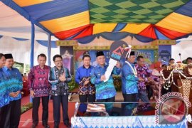 Puncak Hari Jadi HSS Bertabur Penghargaan