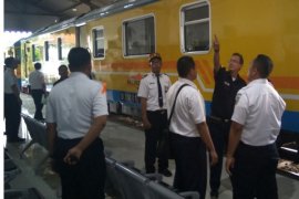 Dirut PT KAI Cek Kesiapan Angkutan Natal dan Tahun Baru