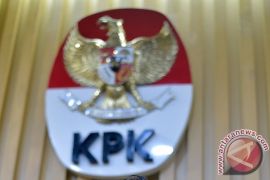 Politisi Golkar Charles Jones Mesang ditahan usai diperiksa dalam kasus suap