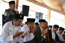 Masyarakat Lintas Agama Purwakarta Doakan Korban Gempa