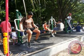 Ada Alat Fitnes di Lapangan Lumintang