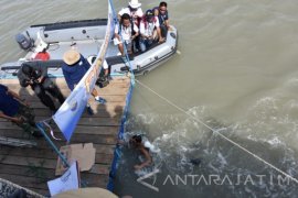 Koarmatim Gelar Lomba Renang Sebrangi Selat Madura