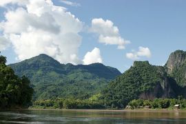Belasan turis asal China meninggal akibat kecelakaan bus