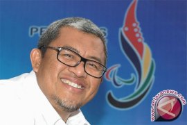 Gubernur Aher Hibur Anak Korban Gempa Aceh