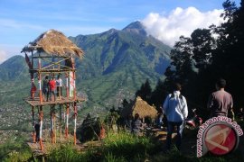 Pendaki Merapi Diperkirakan Meningkat pada Malam Tahun Baru
