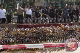 Ditjen Bea Cukai Musnahkan Miras-Rokok Ilegal