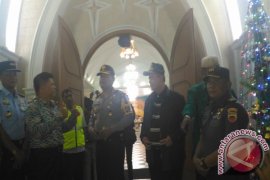 Wagub dan Kapolda Sumbar Tinjau Misa Natal