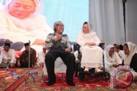 Sabam Sirait: Gus Dur Teladan dalam Kesederhanaan 