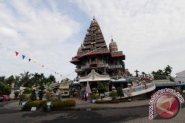Gereja Berarsitektur Kuil India