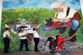 Daop 9 Jember Percantik Stasiun dengan Lukisan 3D 