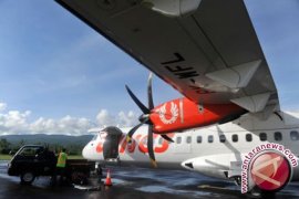 Pesawat Wings Air Terbang ke Bandara Trunojoyo