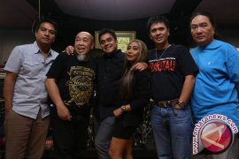 "Krakatau Reunion" konser nostalgia di Surabaya