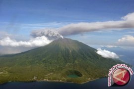 Jangan sambut tahun baru di Gunung Gamalama