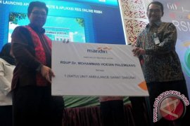 Bantuan mobil Ambulan