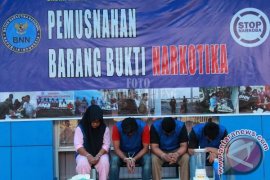  Polisi Kediri Tahan Pencuri Cabai      